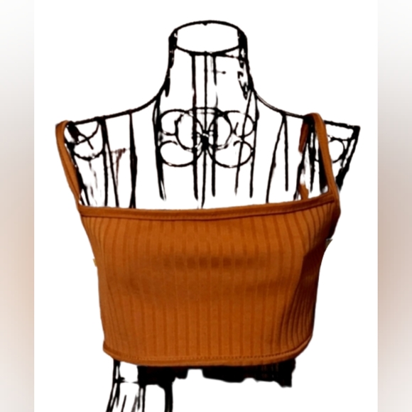 Pretty Little Thing Bandeau - Picture 2 of 10